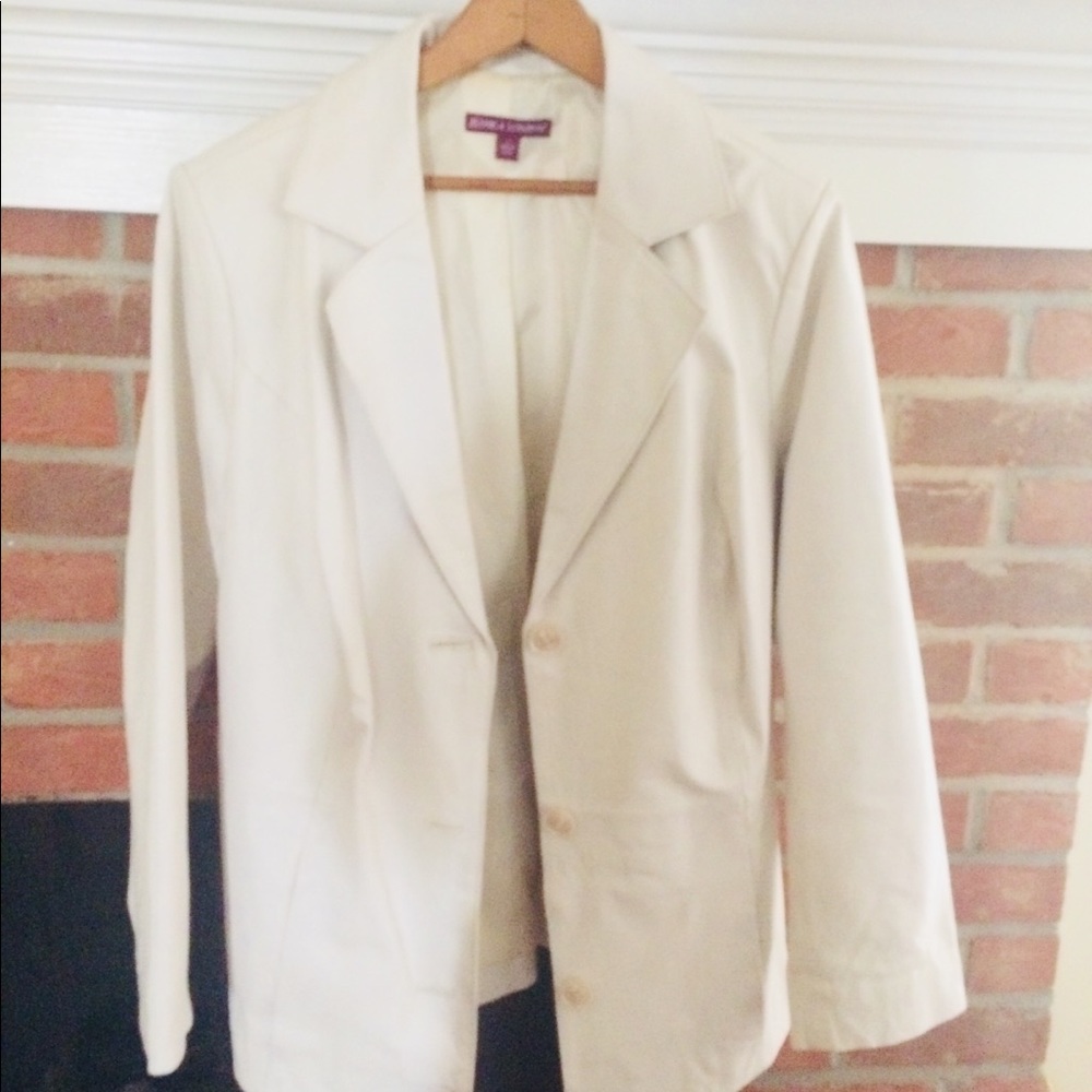 🌺🌺SOLD🌺🌺 White leather Jacket like new